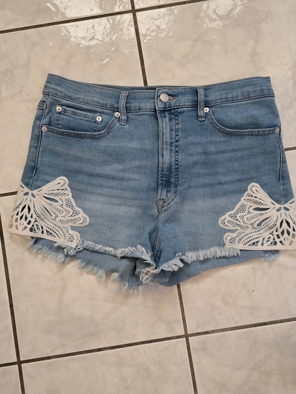 Jessica Simpson Women's Ginger Crochet High Rise Shorts